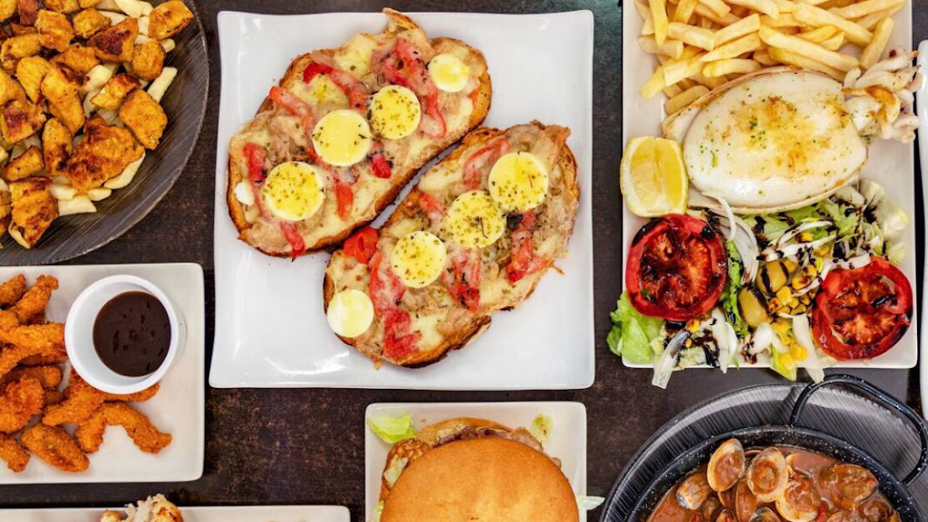 Restaurante TOWER — Comida y bebida