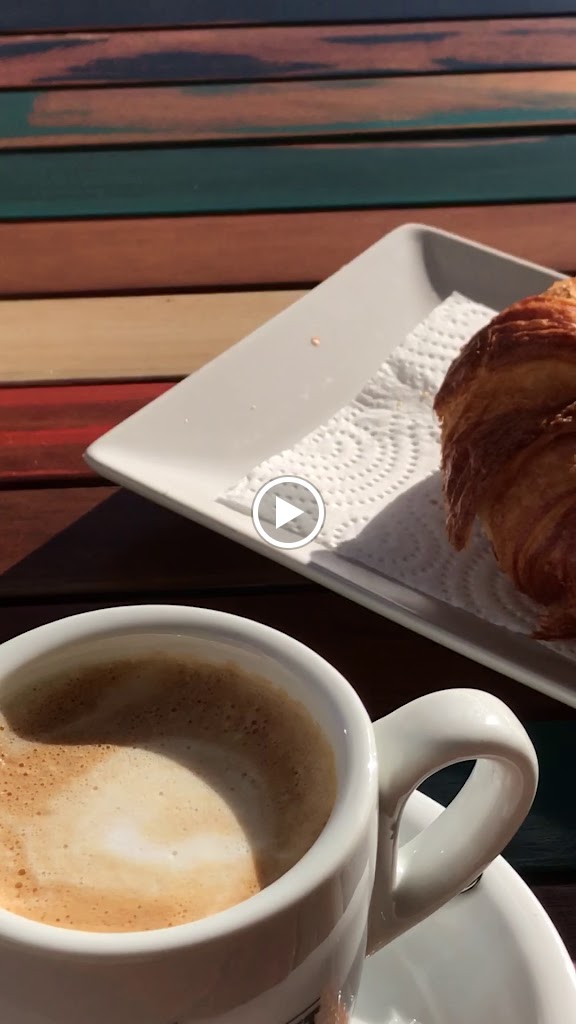 Meeting Point Cafe — Ambiente