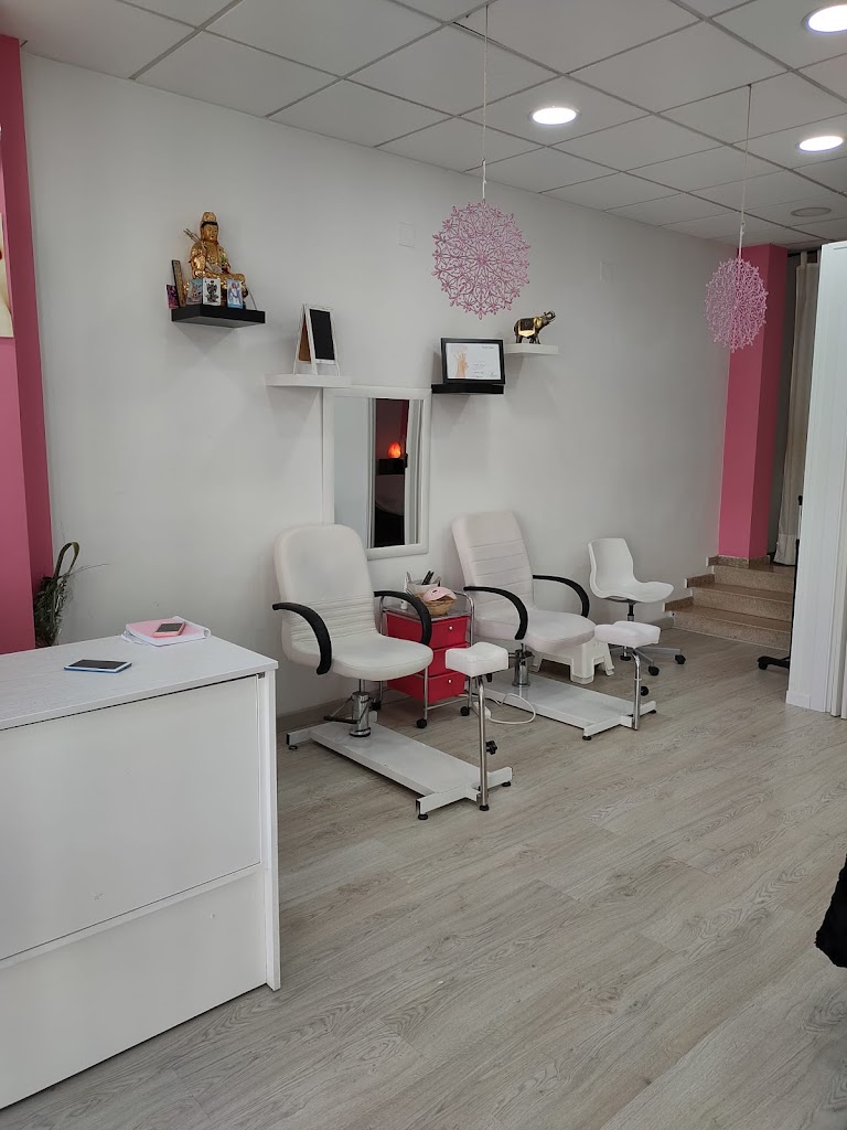 Nailmania — Interior