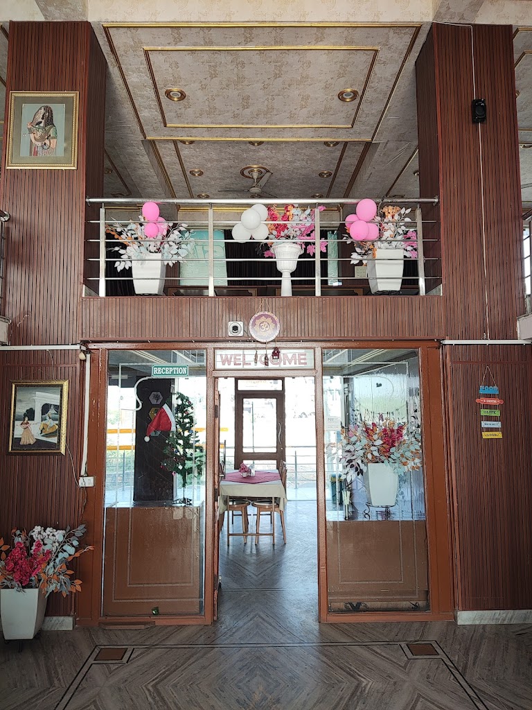 Hotel Sheetal Resort Midway Restaurant