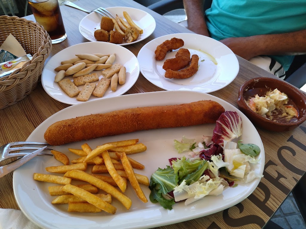 Bar Riconuevo — Comida y bebida