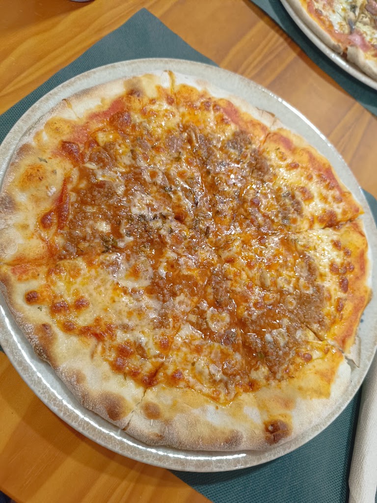 Pizzeria Azahar — Pizza