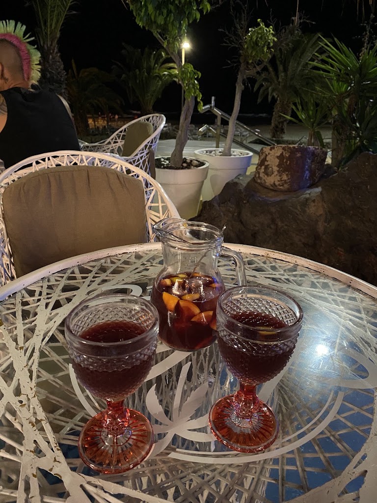 Jable Cocktails Bar — Comida y bebida