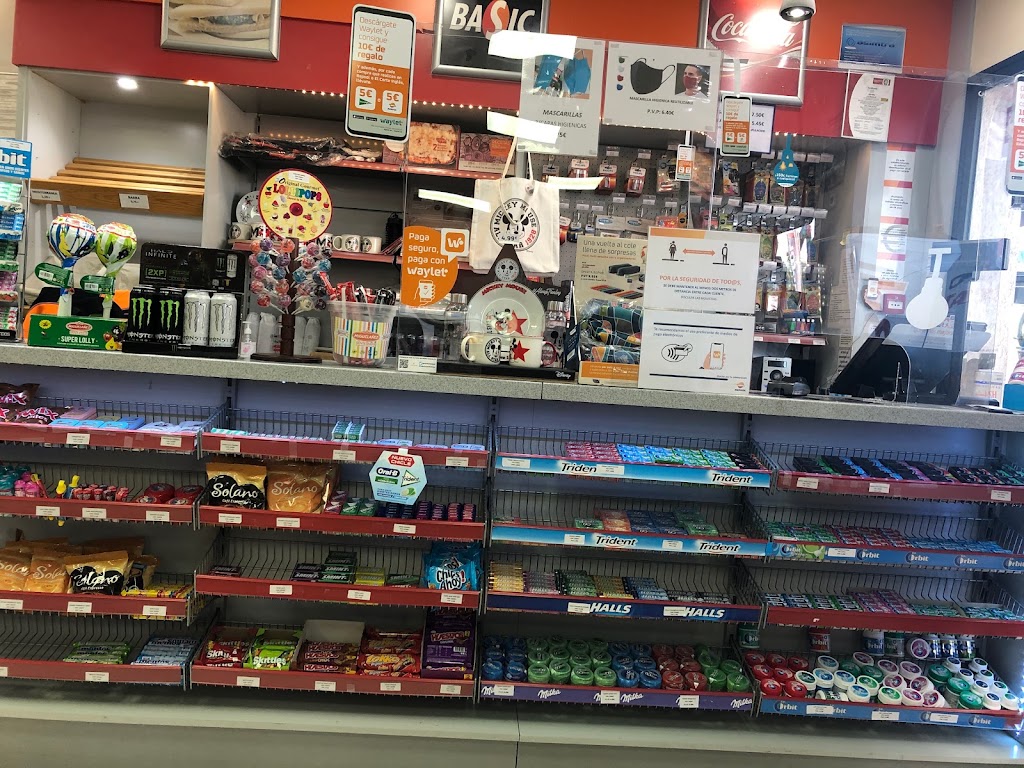 Estacion de Servicio Repsol — Interior