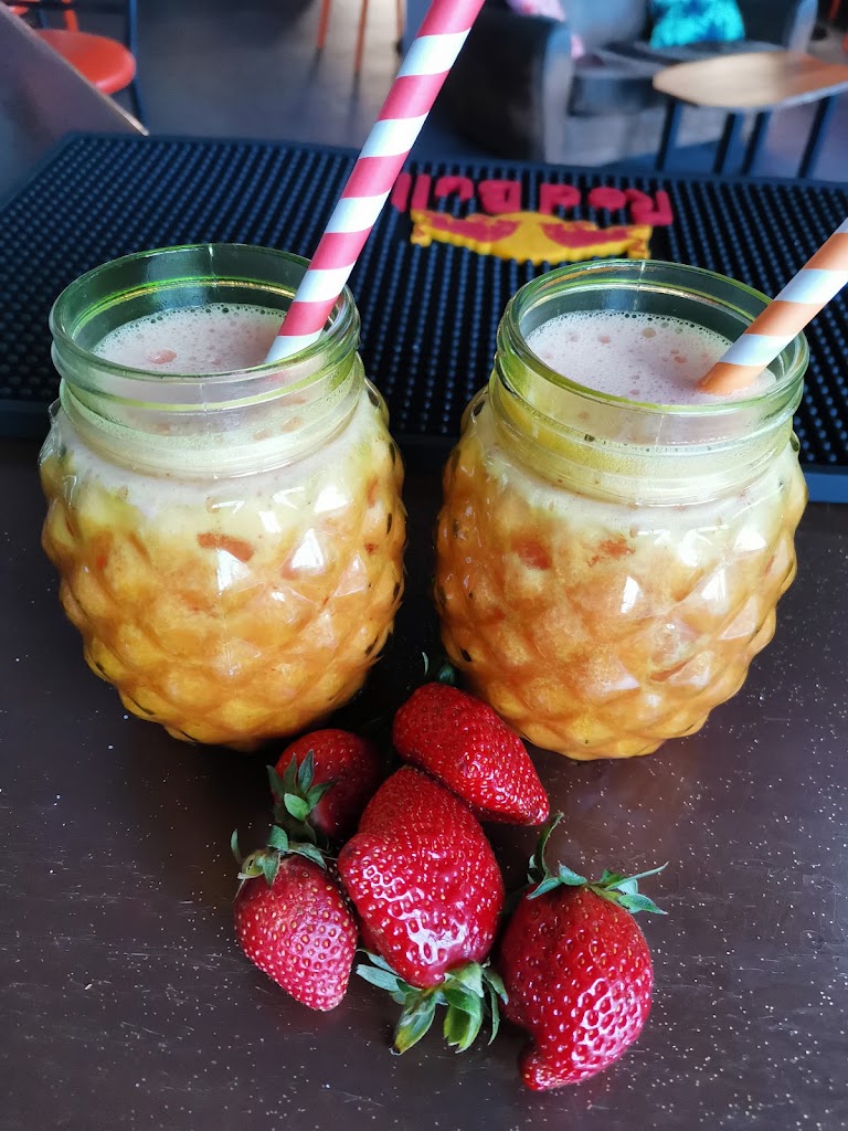 Cocteleria ALOHA — Comida y bebida