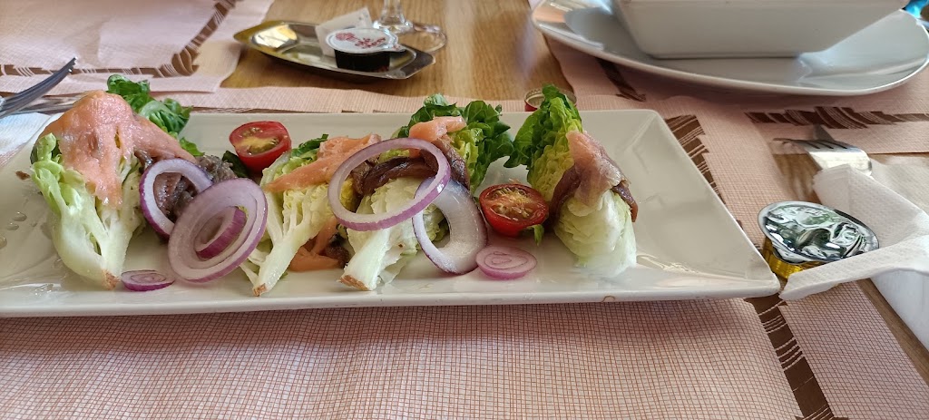 Colon Cafeteria Restaurante — Comida y bebida