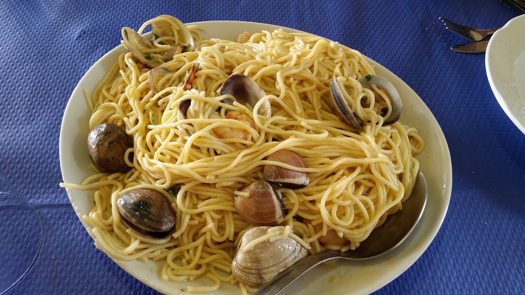 Restaurante La Vieja Rula — Comida y bebida