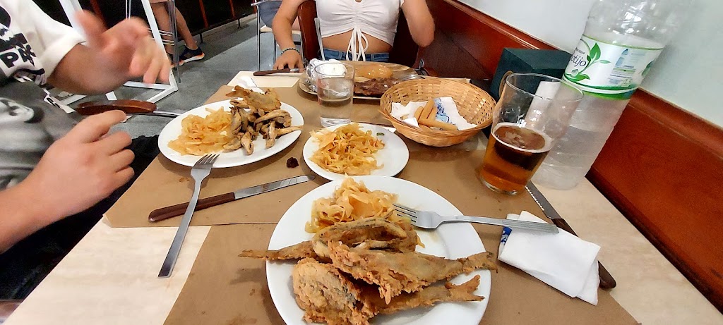 Cafeteria Bar Chicon — Comida y bebida