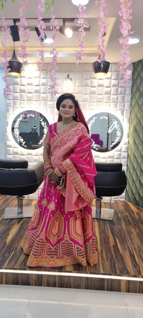 Madhubala Bridal Makeovers Best Makeup Artist Academy Salon Nail Hair Studio In Shahjahanpur