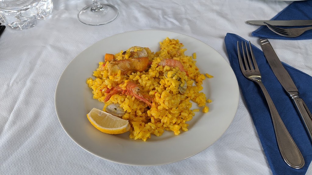 Restaurante Pulgarus — Comida y bebida