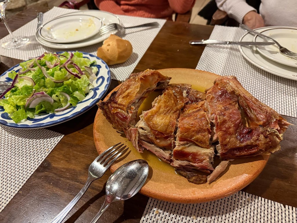 Taberna el Pajaro — Comida y bebida