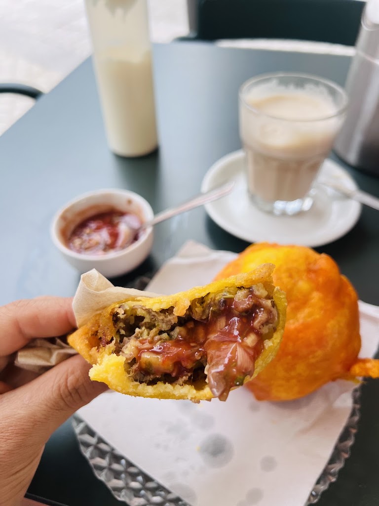 La Esquina del Sabor Colombiano — Comida y bebida