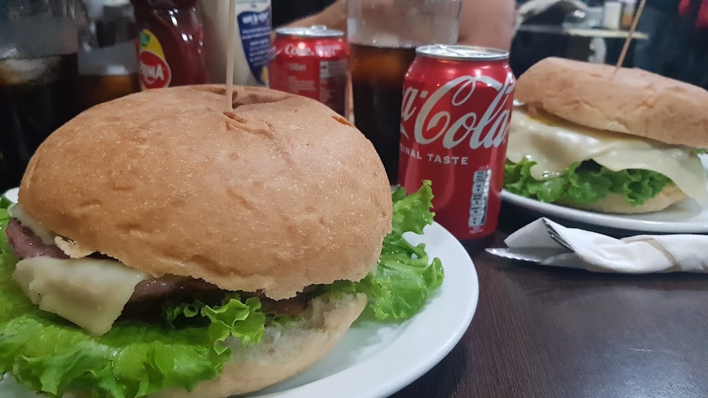 Cafeteria Copa Dorada — Comida y bebida