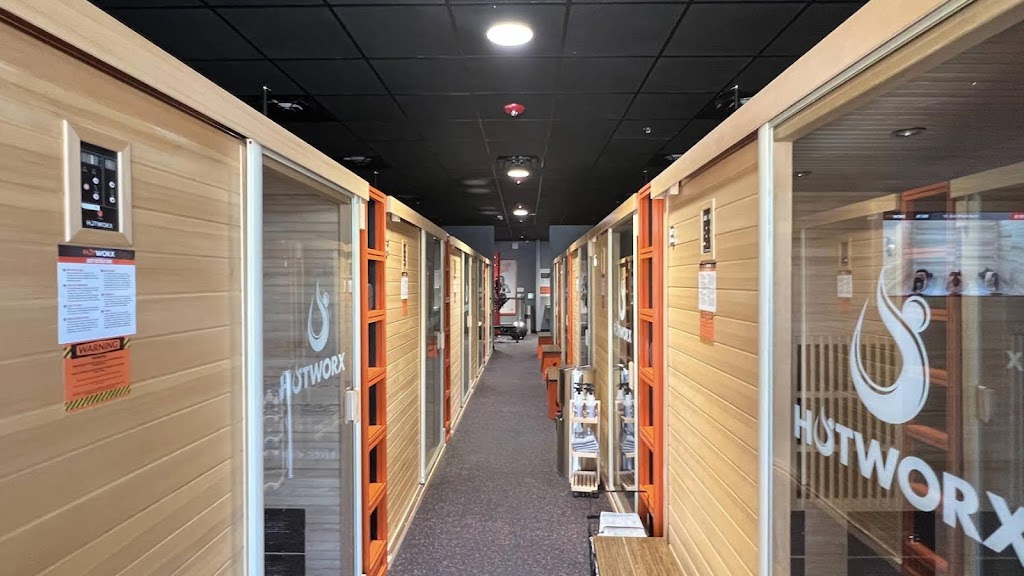  HOTWORX - Visalia, CA - Park Place Promenade