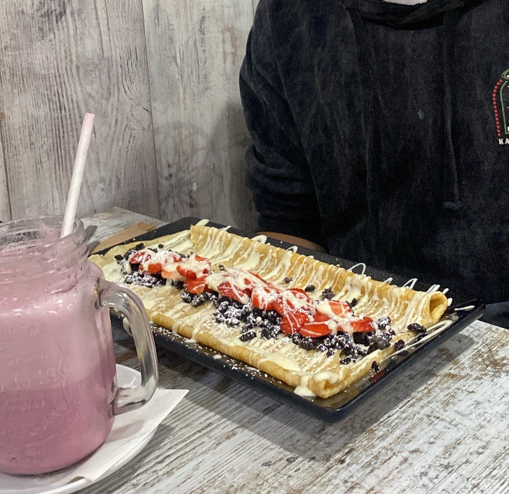 Dolc Cafe Familia — Comida y bebida