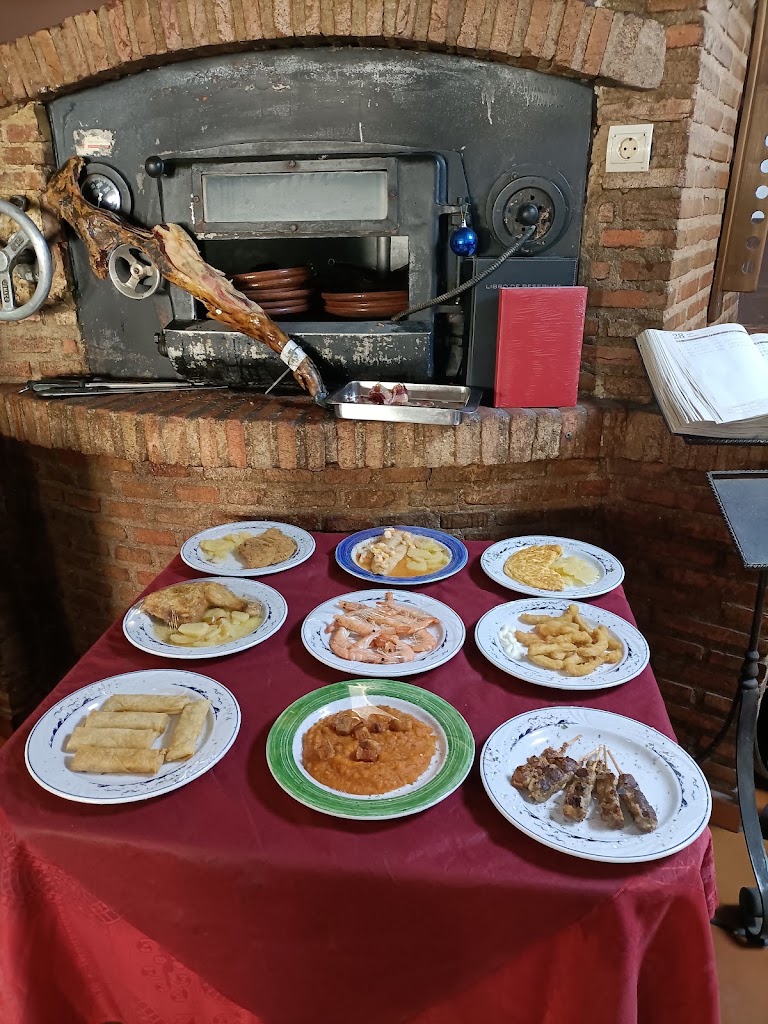Bar restaurante El Tropezon Navalcarnero — Comida y bebida
