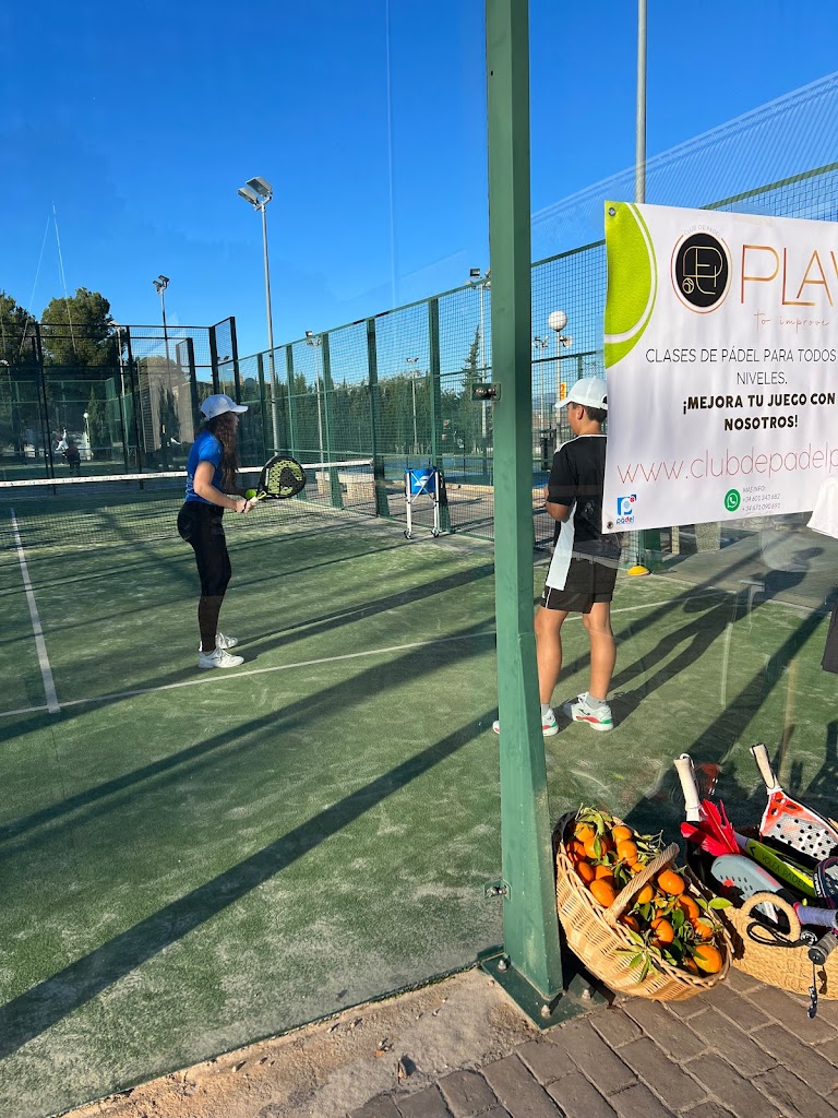 Club de padel Play to improve Torrent