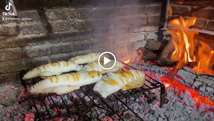 Amador Cafeteria, Restaurante, Comidas para llevar. Trabajamos con previo encargos, antes dd las 12:30h. — Comida y bebida