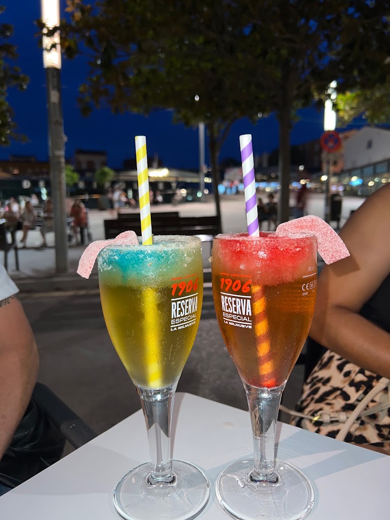 BAR PUNT DE TROBADA — Comida y bebida