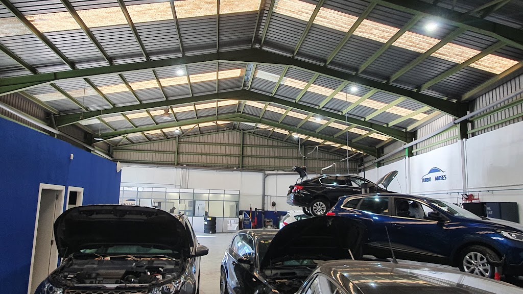Turbo Manises — Interior