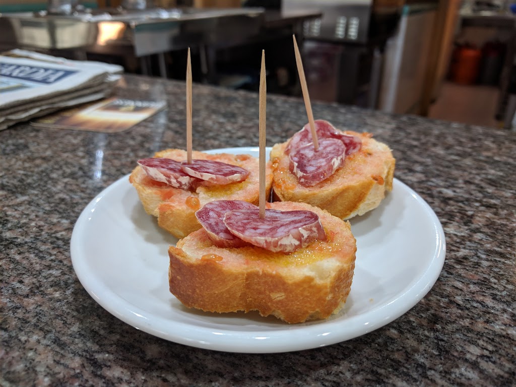 Bar L'Escaleta — Comida y bebida