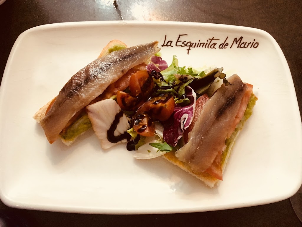 Bar La Esquinita de Mario — Comida y bebida