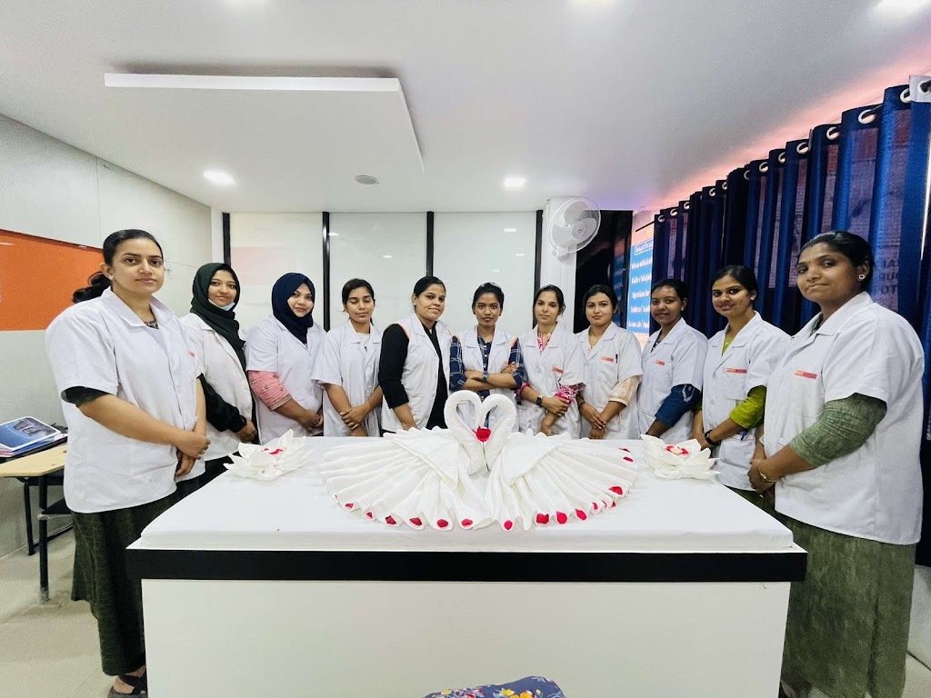 Vlcc School Of Beauty Institute In Mananchira Kozhikode