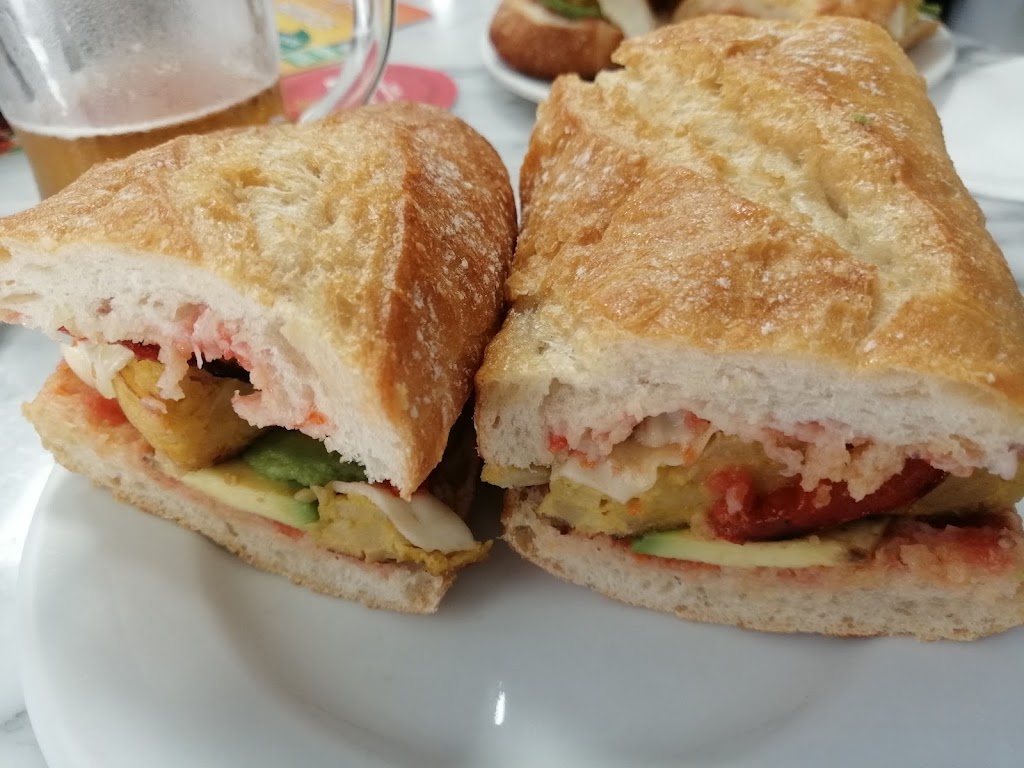 Bar cafeteria Naturalia — Sandwich de pollo
