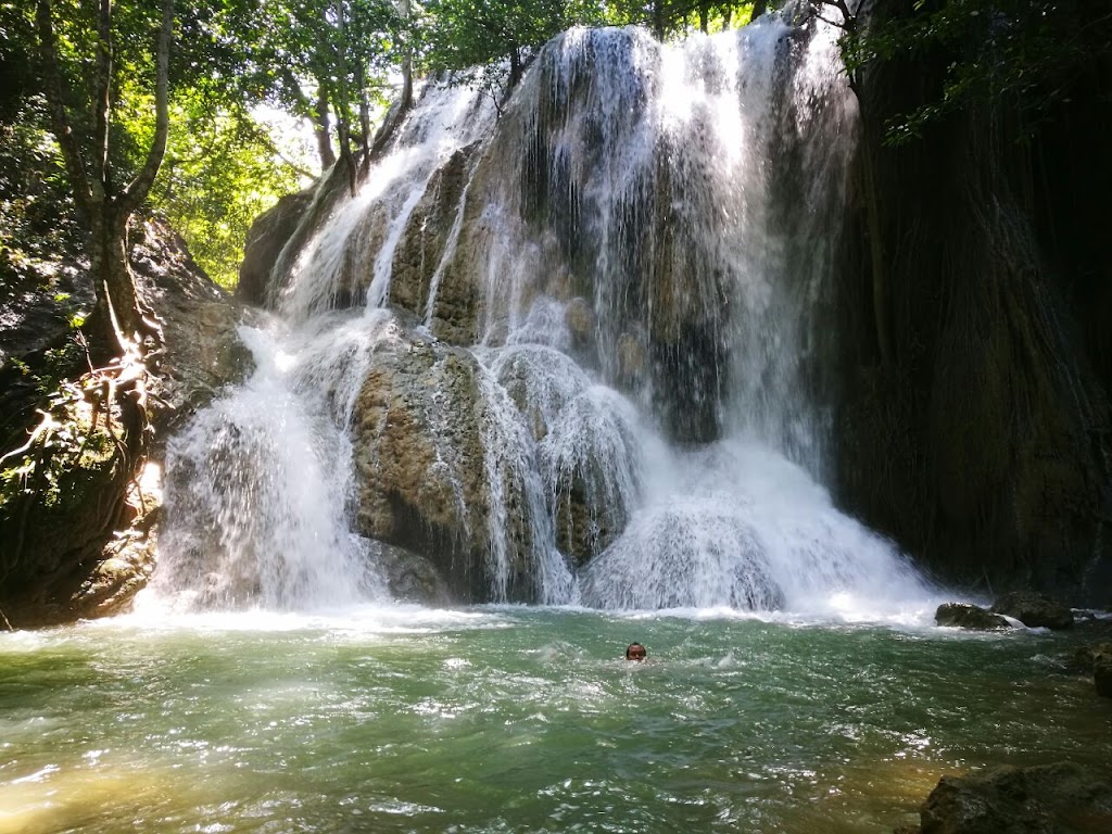 Air terjun Semporon Tangkel waterfall