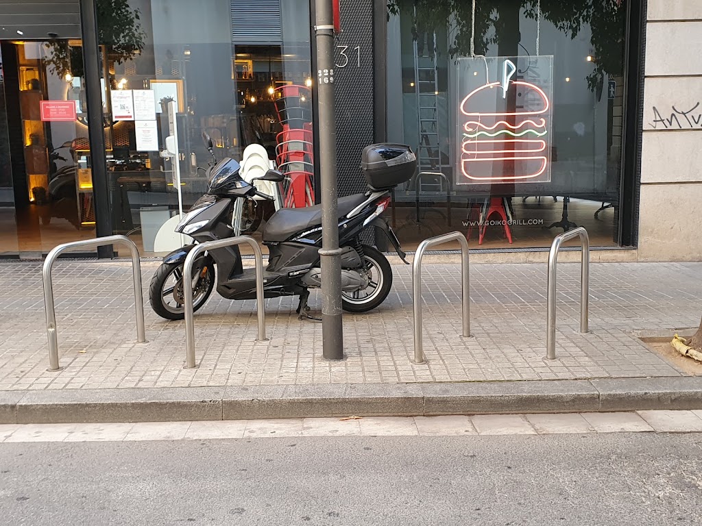 Aparcabicis al carrer Sant Joan — Estacionamiento