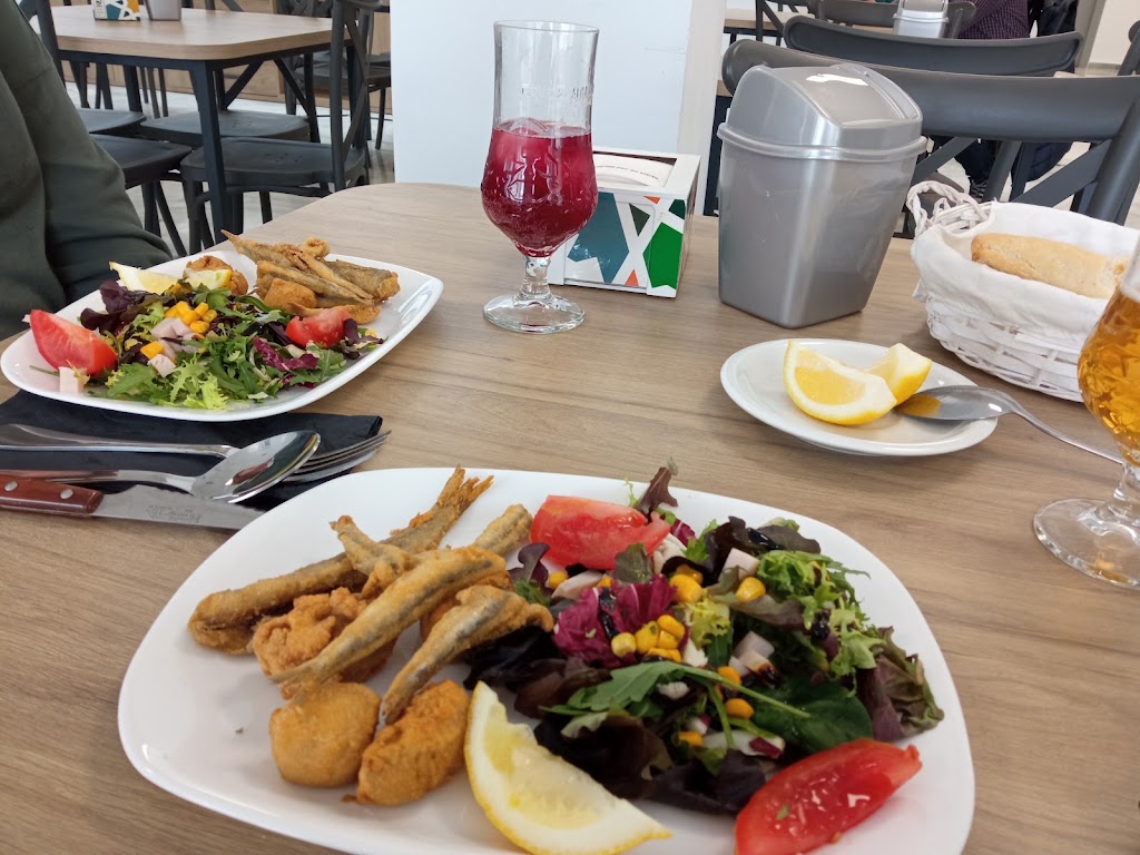 Bar El hogar del Pensionista — Comida y bebida