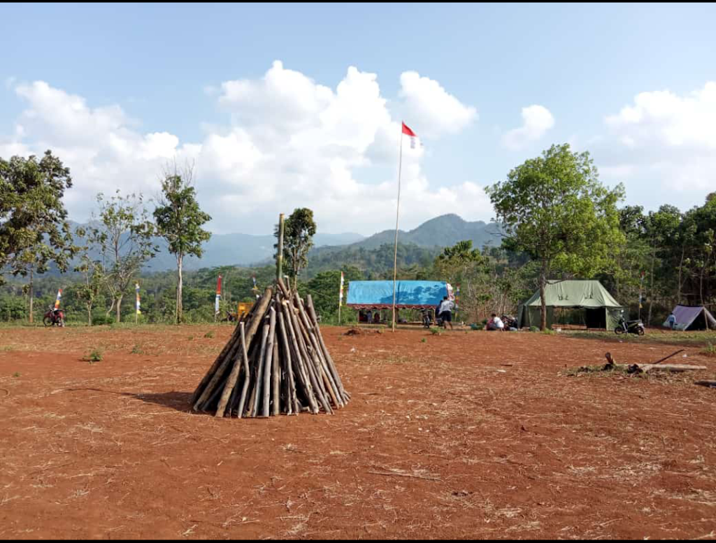 Bukit Dewilipa Desa Cijeler