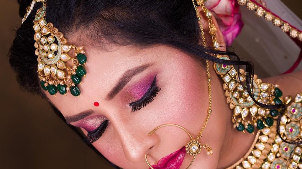 Gitansh Makeup Studio And Academy