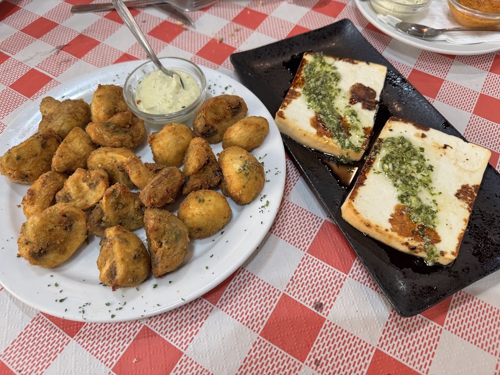 Bodegon Viana — Comida y bebida