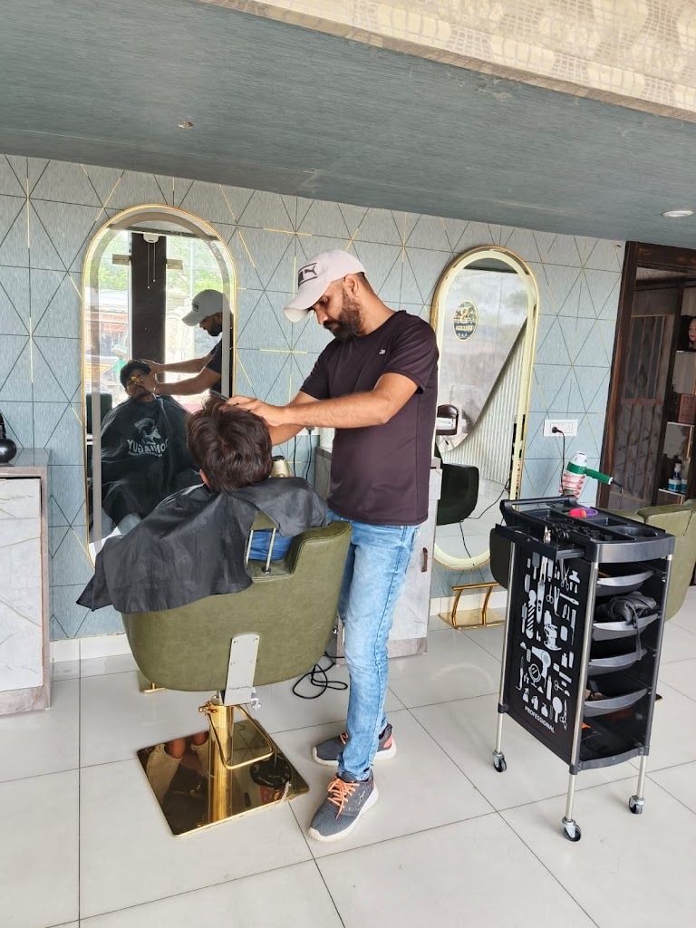 B Belleza Unisex Saloon Sikar