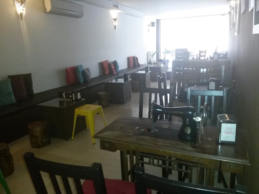 Alma Cafe — Ambiente
