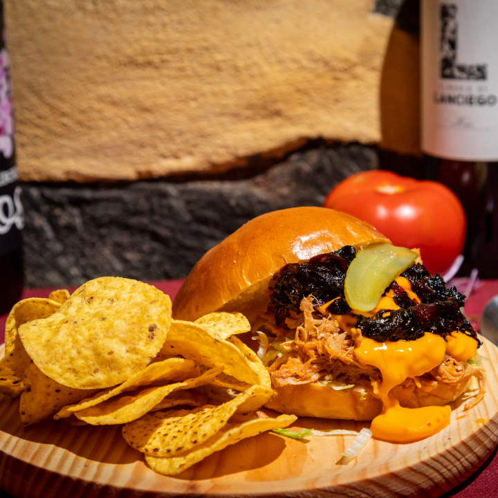 La Tasquita del Gloton — Comida y bebida