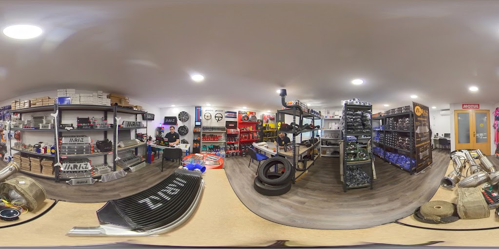 Mraz Europe Performance Parts Tienda/Taller — Interior