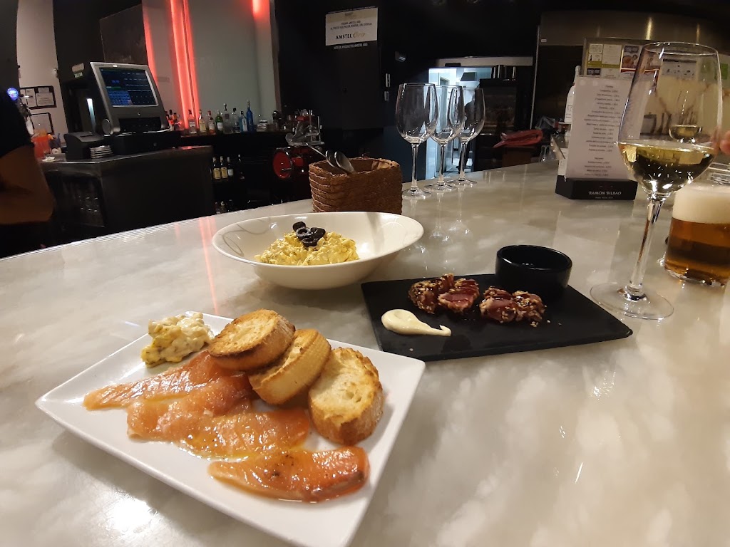 Bar La barra del goloso — Comida y bebida