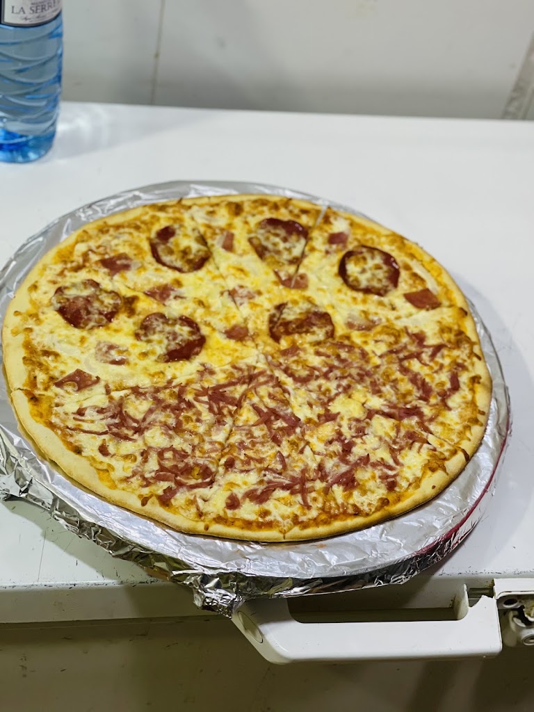 Babar Kebab Pizzeria — Pizza