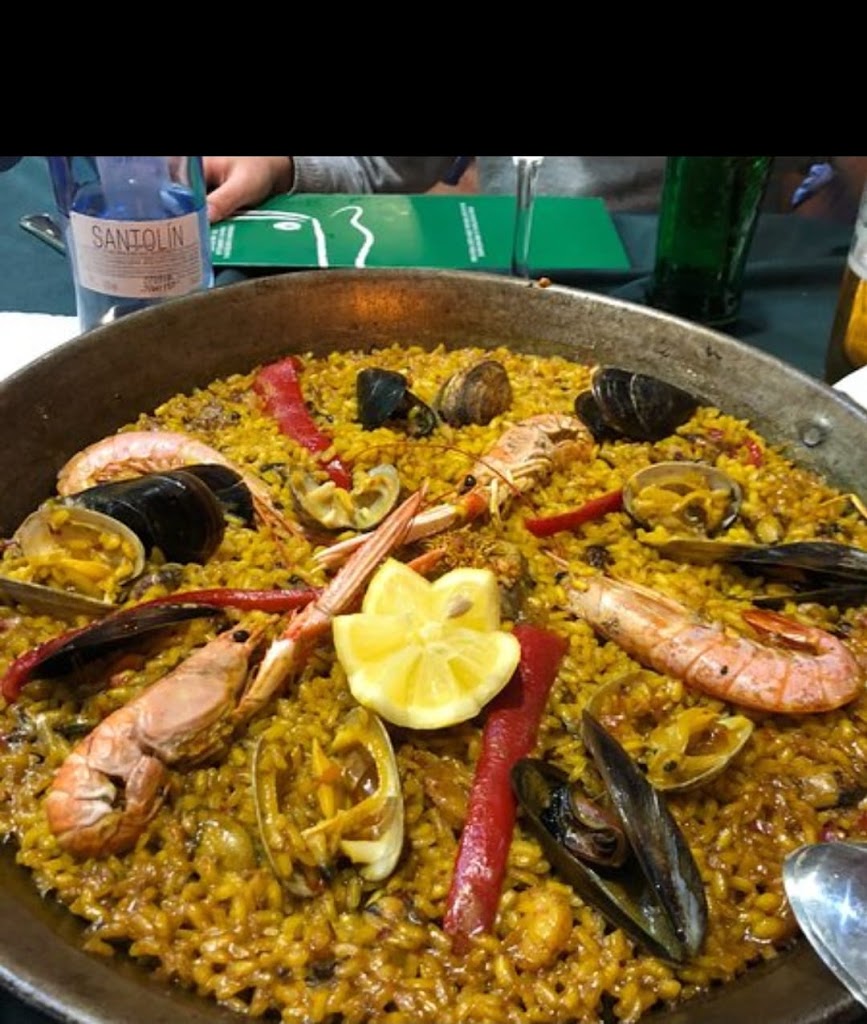 Cerveceria Campello — Comida y bebida
