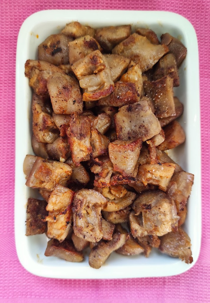 Bar Ginebra — Comida y bebida