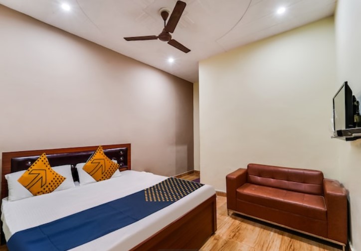 D Night Hotel Rohtak
