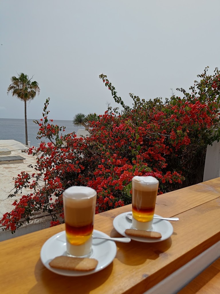 Sea Side Bar — Comida y bebida