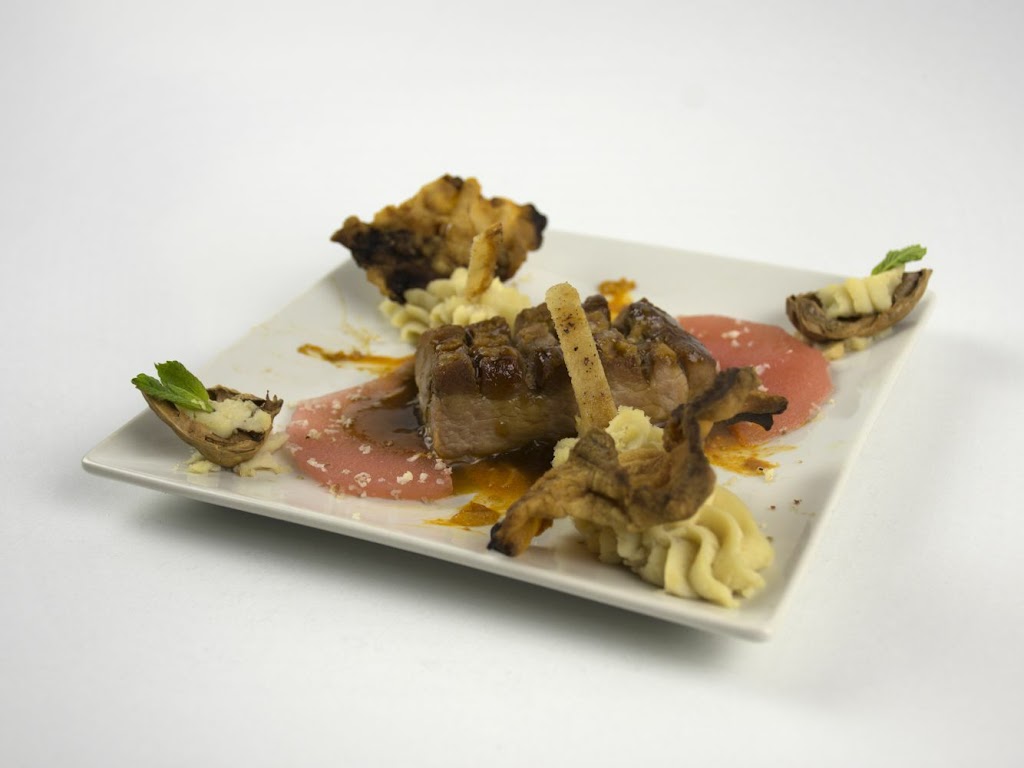 Bar Restaurante Plaza — Comida y bebida