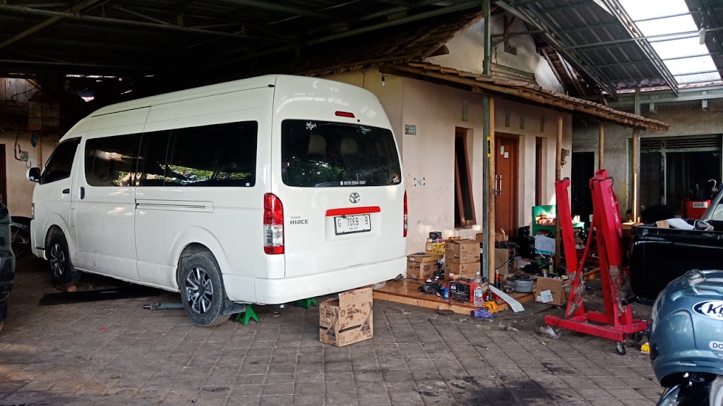 Bengkel mobil "LIE KIEN"