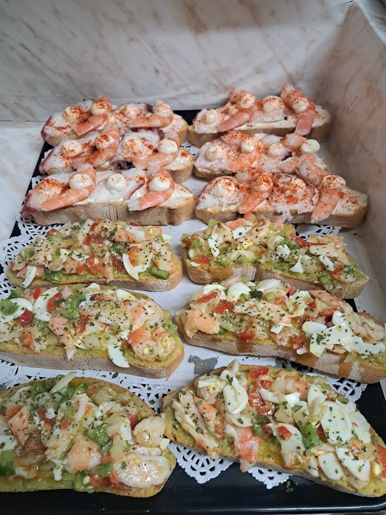 Cafeteria Marvi — Comida y bebida
