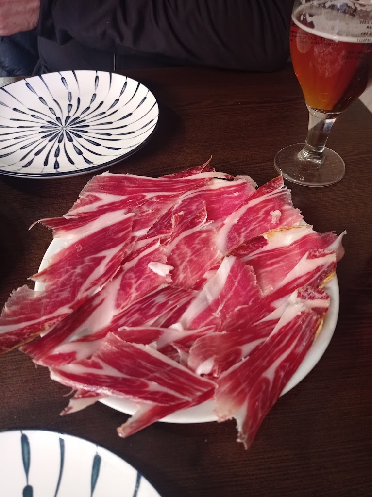 BAR MARTINAN — Jamon