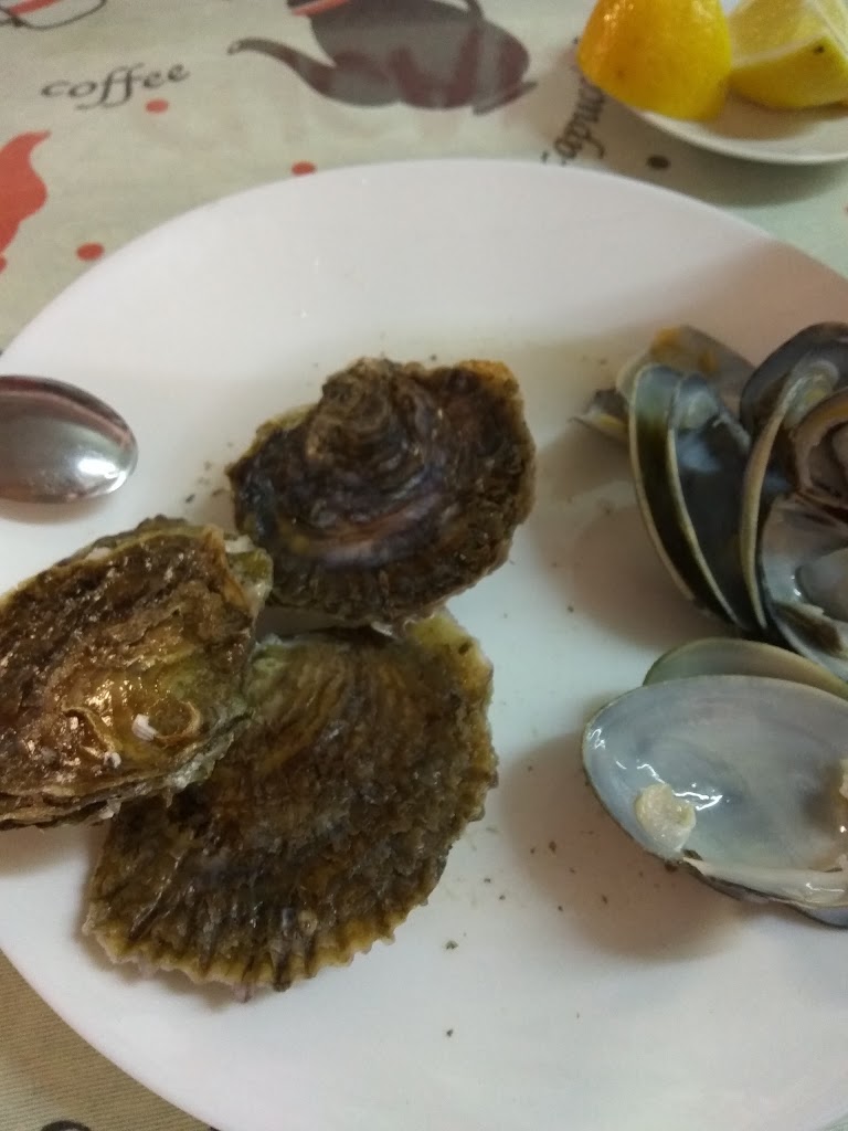 Bar Cucala — Comida y bebida