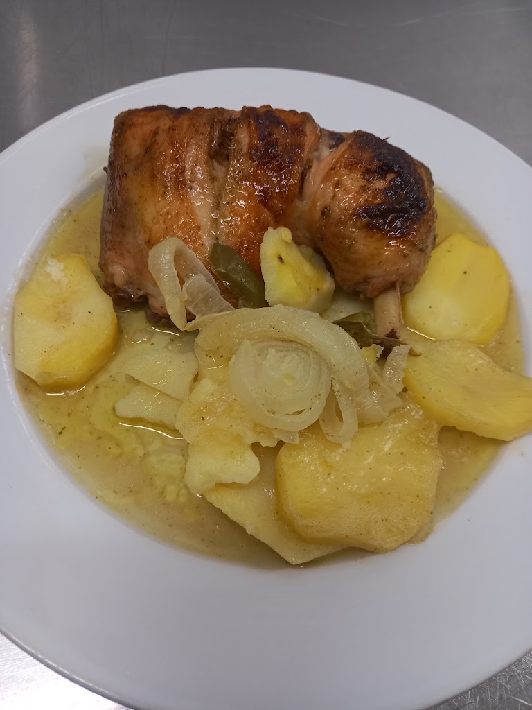 Meson Torre del Homenaje — Comida y bebida